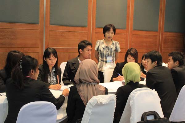 โครงการค่ายปลูกฝังคุณลักษณะความเป็นครูและเสริมประสบการณ์วิชาชีพครูสำหรับนิสิต/นักศึกษา ทุนโครงการ สควค. ปี 2555 ภาพที่ 505
