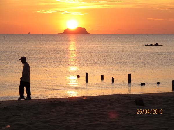 โครงการค่ายปลูกฝังคุณลักษณะความเป็นครูและเสริมประสบการณ์วิชาชีพครูสำหรับนิสิต/นักศึกษา ทุนโครงการ สควค. ปี 2555 ภาพที่ 570