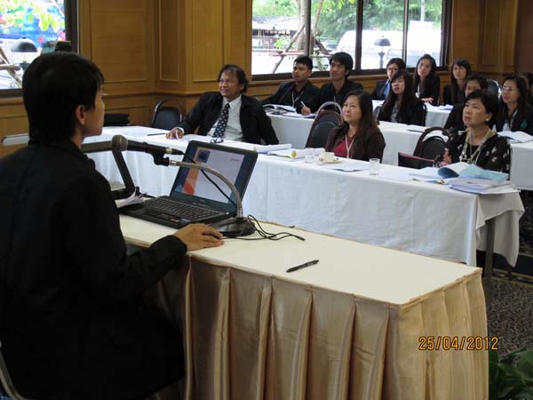 โครงการค่ายปลูกฝังคุณลักษณะความเป็นครูและเสริมประสบการณ์วิชาชีพครูสำหรับนิสิต/นักศึกษา ทุนโครงการ สควค. ปี 2555 ภาพที่ 645