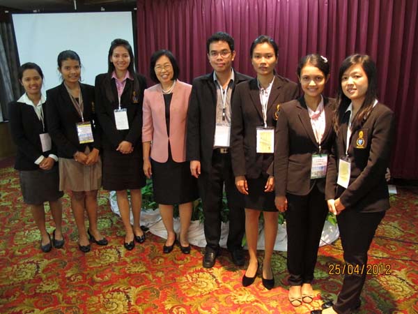 โครงการค่ายปลูกฝังคุณลักษณะความเป็นครูและเสริมประสบการณ์วิชาชีพครูสำหรับนิสิต/นักศึกษา ทุนโครงการ สควค. ปี 2555 ภาพที่ 660