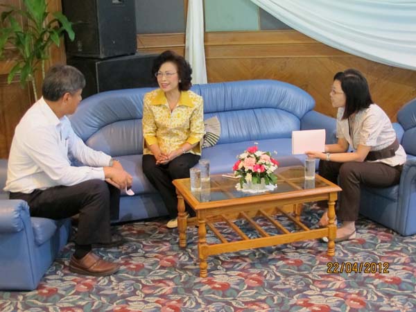 โครงการค่ายปลูกฝังคุณลักษณะความเป็นครูและเสริมประสบการณ์วิชาชีพครูสำหรับนิสิต/นักศึกษา ทุนโครงการ สควค. ปี 2555 ภาพที่ 696
