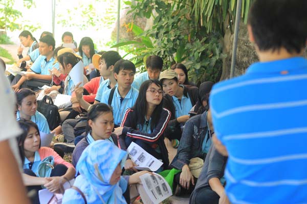 โครงการค่ายปลูกฝังคุณลักษณะความเป็นครูและเสริมประสบการณ์วิชาชีพครูสำหรับนิสิต/นักศึกษา ทุนโครงการ สควค. ปี 2555 ภาพที่ 733