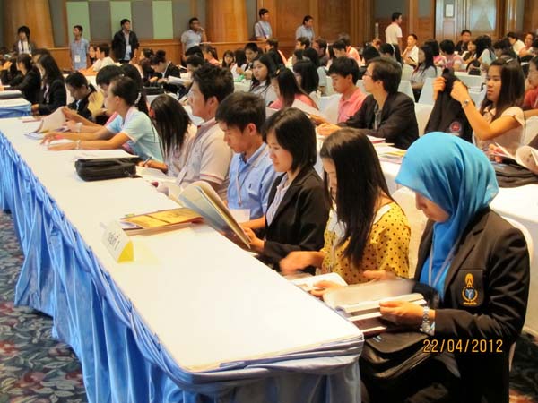 โครงการค่ายปลูกฝังคุณลักษณะความเป็นครูและเสริมประสบการณ์วิชาชีพครูสำหรับนิสิต/นักศึกษา ทุนโครงการ สควค. ปี 2555 ภาพที่ 807
