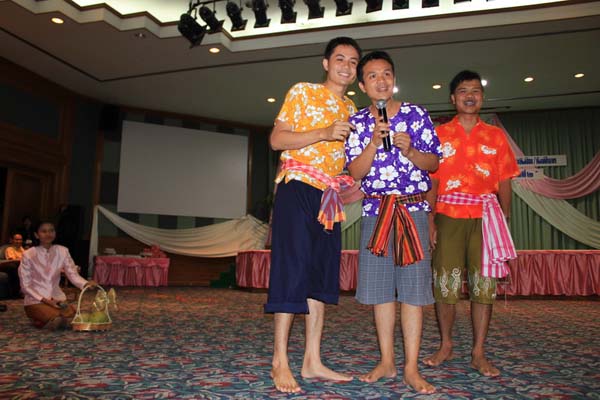 โครงการค่ายปลูกฝังคุณลักษณะความเป็นครูและเสริมประสบการณ์วิชาชีพครูสำหรับนิสิต/นักศึกษา ทุนโครงการ สควค. ปี 2555 ภาพที่ 836