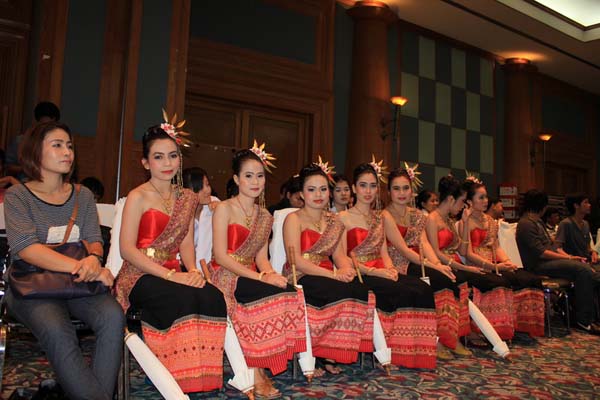 โครงการค่ายปลูกฝังคุณลักษณะความเป็นครูและเสริมประสบการณ์วิชาชีพครูสำหรับนิสิต/นักศึกษา ทุนโครงการ สควค. ปี 2555 ภาพที่ 838