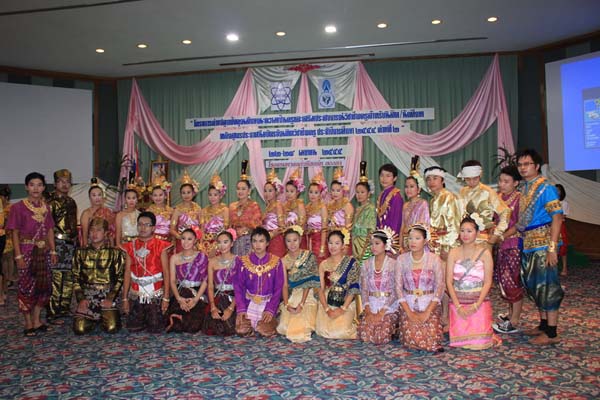โครงการค่ายปลูกฝังคุณลักษณะความเป็นครูและเสริมประสบการณ์วิชาชีพครูสำหรับนิสิต/นักศึกษา ทุนโครงการ สควค. ปี 2555 ภาพที่ 868