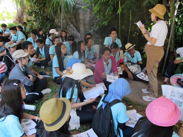 โครงการค่ายปลูกฝังคุณลักษณะความเป็นครูและเสริมประสบการณ์วิชาชีพครูสำหรับนิสิต/นักศึกษา ทุนโครงการ สควค. ปี 2555 ภาพที่ 877
