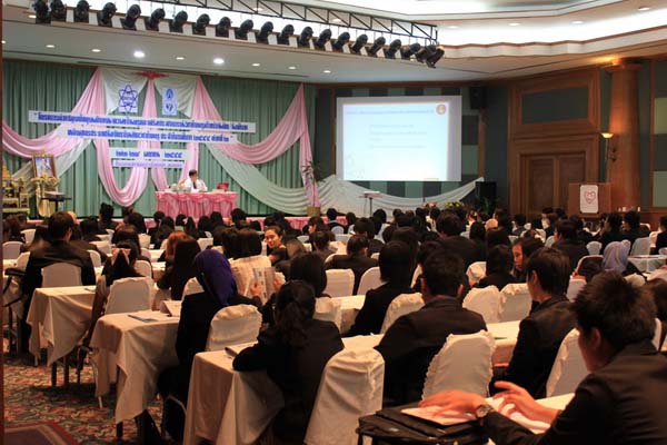 โครงการค่ายปลูกฝังคุณลักษณะความเป็นครูและเสริมประสบการณ์วิชาชีพครูสำหรับนิสิต/นักศึกษา ทุนโครงการ สควค. ปี 2555 ภาพที่ 925