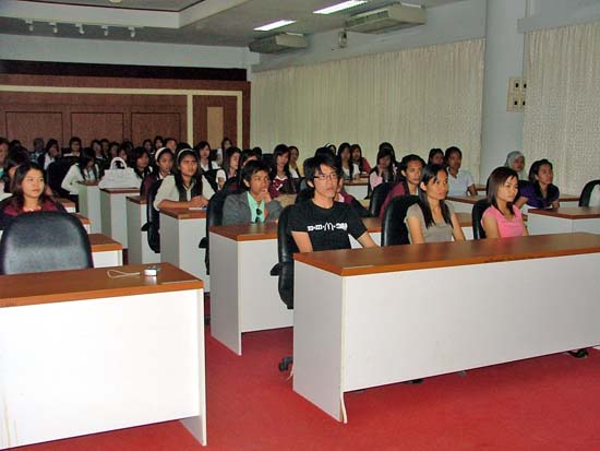 กิจกรรมอบรมและศึกษาดูงานนักศึกษาหลักสูตรครู 5 ปี ภาพที่ 2