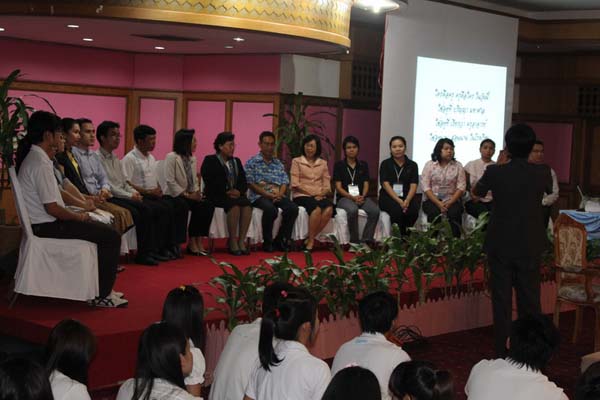 โครงการค่ายปลูกฝังคุณลักษณะความเป็นครูและเสริมประสบการณ์วิชาชีพครูสำหรับนิสิต/นักศึกษา ทุนโครงการ สควค. ปี 2555 ภาพที่ 975