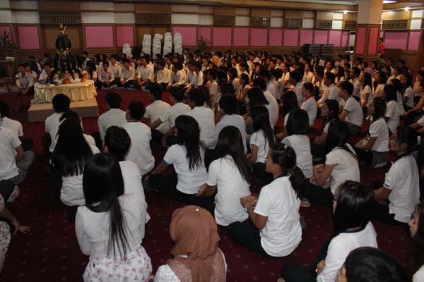 โครงการค่ายปลูกฝังคุณลักษณะความเป็นครูและเสริมประสบการณ์วิชาชีพครูสำหรับนิสิต/นักศึกษา ทุนโครงการ สควค. ปี 2555 ภาพที่ 976