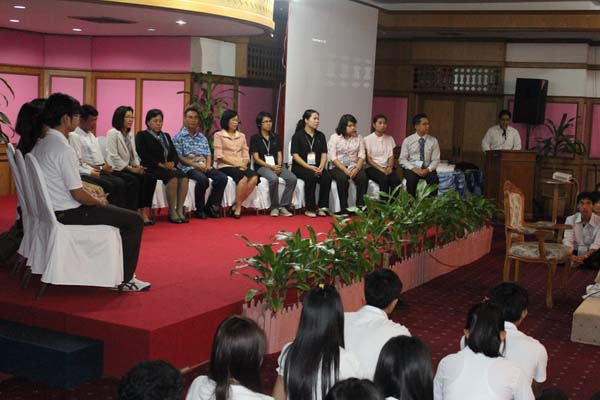 โครงการค่ายปลูกฝังคุณลักษณะความเป็นครูและเสริมประสบการณ์วิชาชีพครูสำหรับนิสิต/นักศึกษา ทุนโครงการ สควค. ปี 2555 ภาพที่ 979