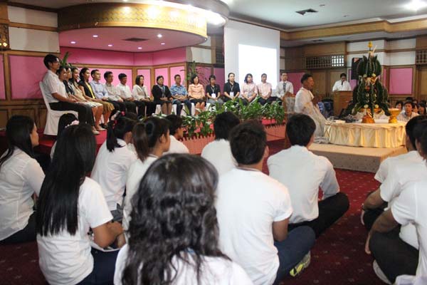 โครงการค่ายปลูกฝังคุณลักษณะความเป็นครูและเสริมประสบการณ์วิชาชีพครูสำหรับนิสิต/นักศึกษา ทุนโครงการ สควค. ปี 2555 ภาพที่ 982