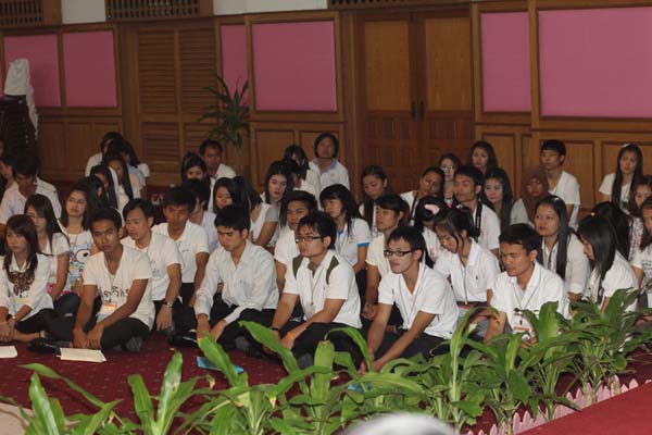 โครงการค่ายปลูกฝังคุณลักษณะความเป็นครูและเสริมประสบการณ์วิชาชีพครูสำหรับนิสิต/นักศึกษา ทุนโครงการ สควค. ปี 2555 ภาพที่ 994