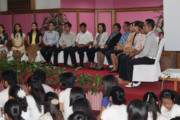 โครงการค่ายปลูกฝังคุณลักษณะความเป็นครูและเสริมประสบการณ์วิชาชีพครูสำหรับนิสิต/นักศึกษา ทุนโครงการ สควค. ปี 2555 ภาพที่ 1000