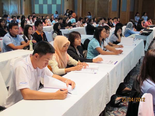 โครงการค่ายปลูกฝังคุณลักษณะความเป็นครูและเสริมประสบการณ์วิชาชีพครูสำหรับนิสิต/นักศึกษา ทุนโครงการ สควค. ปี 2555 ภาพที่ 1040