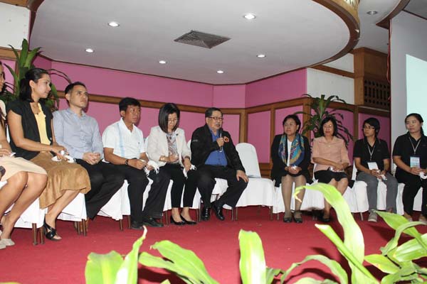 โครงการค่ายปลูกฝังคุณลักษณะความเป็นครูและเสริมประสบการณ์วิชาชีพครูสำหรับนิสิต/นักศึกษา ทุนโครงการ สควค. ปี 2555 ภาพที่ 1075