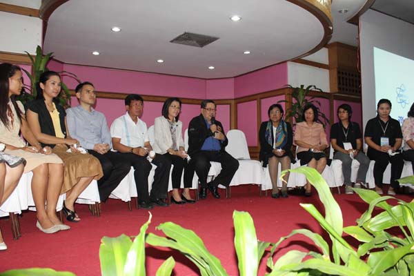 โครงการค่ายปลูกฝังคุณลักษณะความเป็นครูและเสริมประสบการณ์วิชาชีพครูสำหรับนิสิต/นักศึกษา ทุนโครงการ สควค. ปี 2555 ภาพที่ 1077