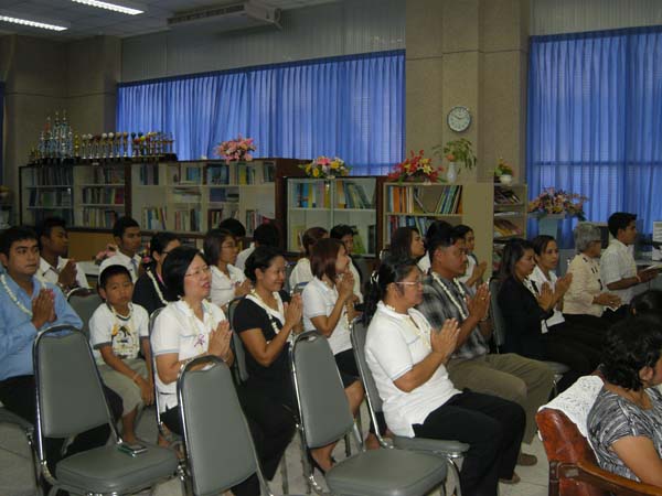 กิจกรรมสืบสานประเพณีสงกรานต์ คณะศึกษาศาสตร์ ปี 2555 ภาพที่ 11