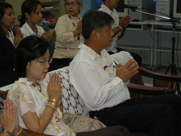 กิจกรรมสืบสานประเพณีสงกรานต์ คณะศึกษาศาสตร์ ปี 2555 ภาพที่ 12