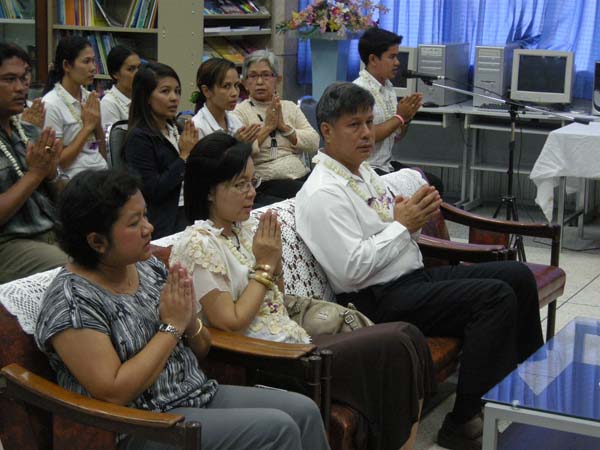 กิจกรรมสืบสานประเพณีสงกรานต์ คณะศึกษาศาสตร์ ปี 2555 ภาพที่ 13