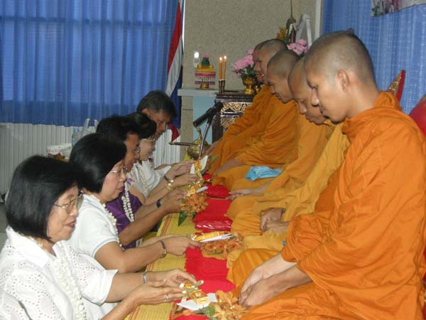 กิจกรรมสืบสานประเพณีสงกรานต์ คณะศึกษาศาสตร์ ปี 2555 ภาพที่ 18