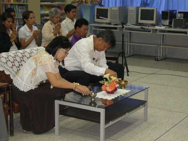กิจกรรมสืบสานประเพณีสงกรานต์ คณะศึกษาศาสตร์ ปี 2555 ภาพที่ 19