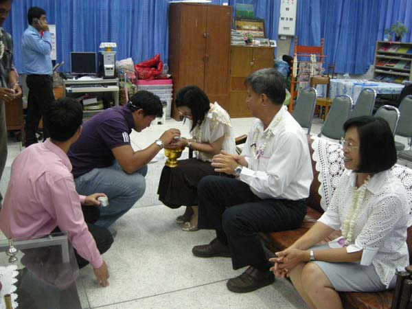 กิจกรรมสืบสานประเพณีสงกรานต์ คณะศึกษาศาสตร์ ปี 2555 ภาพที่ 39