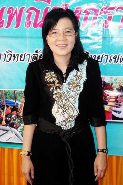 โครงการสืบสานประเพณีวันสงกรานต ์ วันอังคารที่ 9 เมษายน 2556 เวลา 08.30 - 13.00 น. ณ ห้องแหล่งการเรียนรู้ คณะศึกษาศาสตร์ มหาวิทยาลัยทักษิณ ภาพที่ 4
