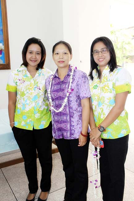 โครงการสืบสานประเพณีวันสงกรานต ์ วันอังคารที่ 9 เมษายน 2556 เวลา 08.30 - 13.00 น. ณ ห้องแหล่งการเรียนรู้ คณะศึกษาศาสตร์ มหาวิทยาลัยทักษิณ ภาพที่ 33