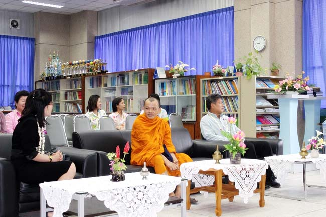 โครงการสืบสานประเพณีวันสงกรานต ์ วันอังคารที่ 9 เมษายน 2556 เวลา 08.30 - 13.00 น. ณ ห้องแหล่งการเรียนรู้ คณะศึกษาศาสตร์ มหาวิทยาลัยทักษิณ ภาพที่ 34