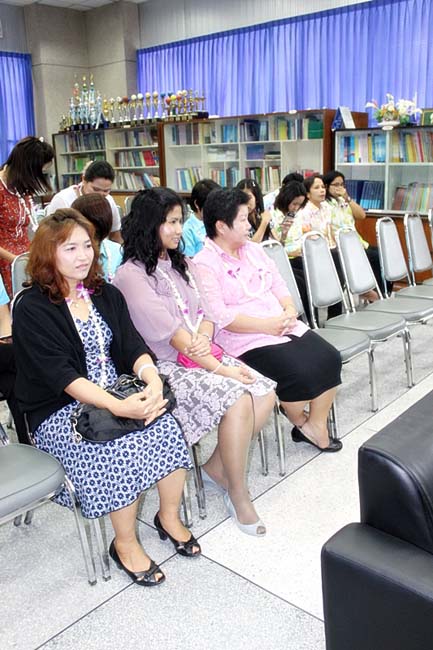 โครงการสืบสานประเพณีวันสงกรานต ์ วันอังคารที่ 9 เมษายน 2556 เวลา 08.30 - 13.00 น. ณ ห้องแหล่งการเรียนรู้ คณะศึกษาศาสตร์ มหาวิทยาลัยทักษิณ ภาพที่ 36