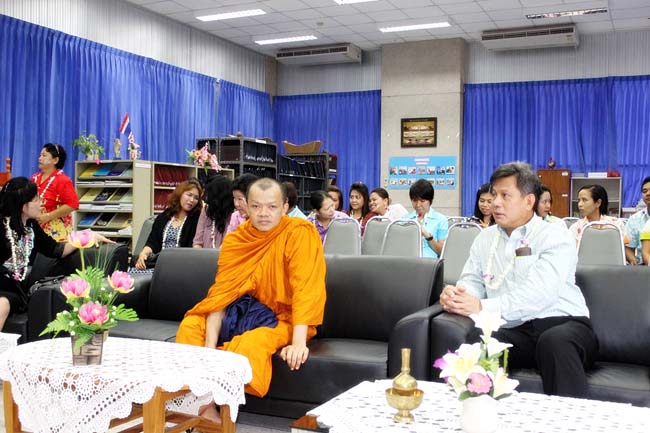 โครงการสืบสานประเพณีวันสงกรานต ์ วันอังคารที่ 9 เมษายน 2556 เวลา 08.30 - 13.00 น. ณ ห้องแหล่งการเรียนรู้ คณะศึกษาศาสตร์ มหาวิทยาลัยทักษิณ ภาพที่ 37
