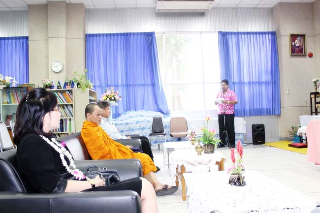 โครงการสืบสานประเพณีวันสงกรานต ์ วันอังคารที่ 9 เมษายน 2556 เวลา 08.30 - 13.00 น. ณ ห้องแหล่งการเรียนรู้ คณะศึกษาศาสตร์ มหาวิทยาลัยทักษิณ ภาพที่ 38