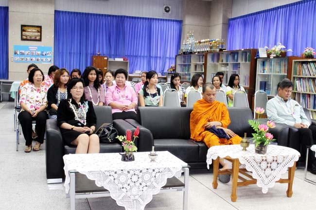 โครงการสืบสานประเพณีวันสงกรานต ์ วันอังคารที่ 9 เมษายน 2556 เวลา 08.30 - 13.00 น. ณ ห้องแหล่งการเรียนรู้ คณะศึกษาศาสตร์ มหาวิทยาลัยทักษิณ ภาพที่ 42