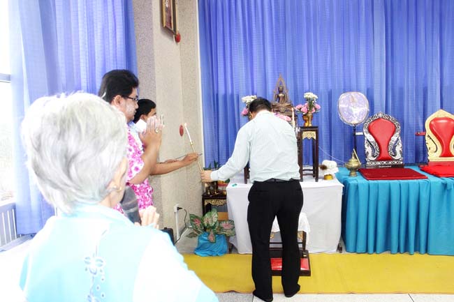 โครงการสืบสานประเพณีวันสงกรานต ์ วันอังคารที่ 9 เมษายน 2556 เวลา 08.30 - 13.00 น. ณ ห้องแหล่งการเรียนรู้ คณะศึกษาศาสตร์ มหาวิทยาลัยทักษิณ ภาพที่ 50