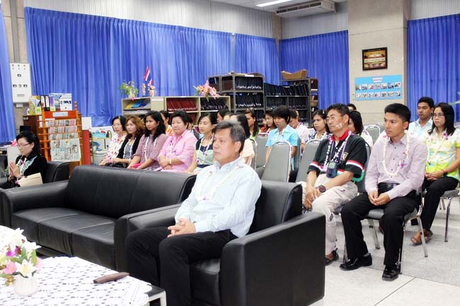 โครงการสืบสานประเพณีวันสงกรานต ์ วันอังคารที่ 9 เมษายน 2556 เวลา 08.30 - 13.00 น. ณ ห้องแหล่งการเรียนรู้ คณะศึกษาศาสตร์ มหาวิทยาลัยทักษิณ ภาพที่ 60