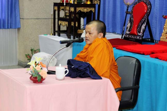 โครงการสืบสานประเพณีวันสงกรานต ์ วันอังคารที่ 9 เมษายน 2556 เวลา 08.30 - 13.00 น. ณ ห้องแหล่งการเรียนรู้ คณะศึกษาศาสตร์ มหาวิทยาลัยทักษิณ ภาพที่ 82