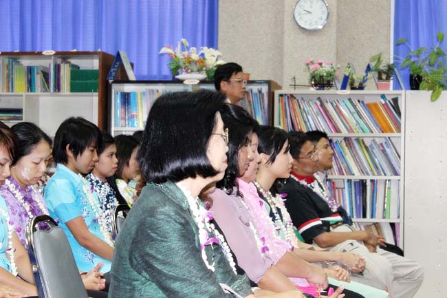 โครงการสืบสานประเพณีวันสงกรานต ์ วันอังคารที่ 9 เมษายน 2556 เวลา 08.30 - 13.00 น. ณ ห้องแหล่งการเรียนรู้ คณะศึกษาศาสตร์ มหาวิทยาลัยทักษิณ ภาพที่ 90