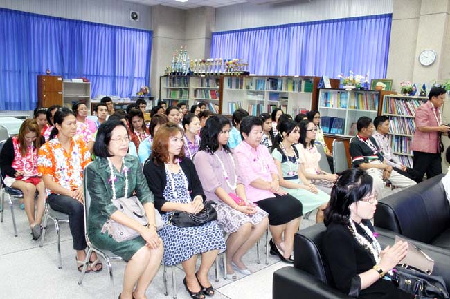 โครงการสืบสานประเพณีวันสงกรานต ์ วันอังคารที่ 9 เมษายน 2556 เวลา 08.30 - 13.00 น. ณ ห้องแหล่งการเรียนรู้ คณะศึกษาศาสตร์ มหาวิทยาลัยทักษิณ ภาพที่ 91