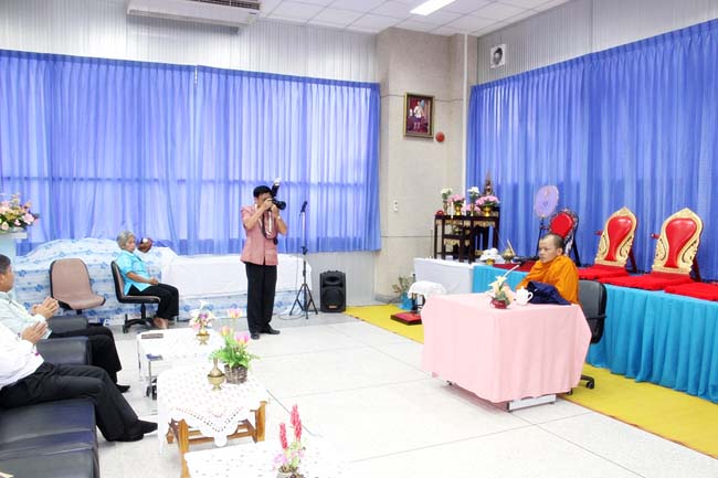 โครงการสืบสานประเพณีวันสงกรานต ์ วันอังคารที่ 9 เมษายน 2556 เวลา 08.30 - 13.00 น. ณ ห้องแหล่งการเรียนรู้ คณะศึกษาศาสตร์ มหาวิทยาลัยทักษิณ ภาพที่ 92