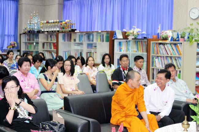 โครงการสืบสานประเพณีวันสงกรานต ์ วันอังคารที่ 9 เมษายน 2556 เวลา 08.30 - 13.00 น. ณ ห้องแหล่งการเรียนรู้ คณะศึกษาศาสตร์ มหาวิทยาลัยทักษิณ ภาพที่ 100