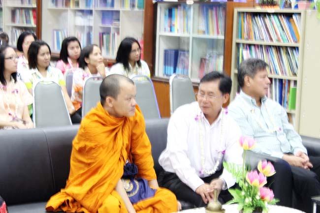 โครงการสืบสานประเพณีวันสงกรานต ์ วันอังคารที่ 9 เมษายน 2556 เวลา 08.30 - 13.00 น. ณ ห้องแหล่งการเรียนรู้ คณะศึกษาศาสตร์ มหาวิทยาลัยทักษิณ ภาพที่ 104