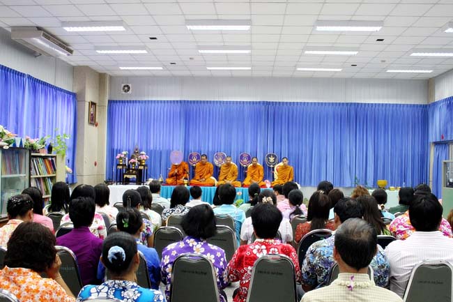 โครงการสืบสานประเพณีวันสงกรานต ์ วันอังคารที่ 9 เมษายน 2556 เวลา 08.30 - 13.00 น. ณ ห้องแหล่งการเรียนรู้ คณะศึกษาศาสตร์ มหาวิทยาลัยทักษิณ ภาพที่ 117