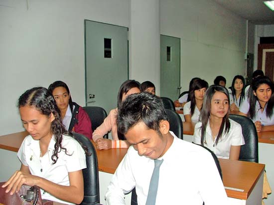 กิจกรรมอบรมและศึกษาดูงานนักศึกษาหลักสูตรครู 5 ปี ภาพที่ 33