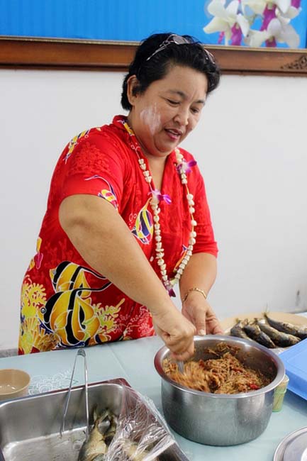 โครงการสืบสานประเพณีวันสงกรานต ์ วันอังคารที่ 9 เมษายน 2556 เวลา 08.30 - 13.00 น. ณ ห้องแหล่งการเรียนรู้ คณะศึกษาศาสตร์ มหาวิทยาลัยทักษิณ ภาพที่ 141