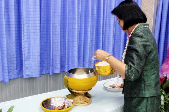 โครงการสืบสานประเพณีวันสงกรานต ์ วันอังคารที่ 9 เมษายน 2556 เวลา 08.30 - 13.00 น. ณ ห้องแหล่งการเรียนรู้ คณะศึกษาศาสตร์ มหาวิทยาลัยทักษิณ ภาพที่ 153