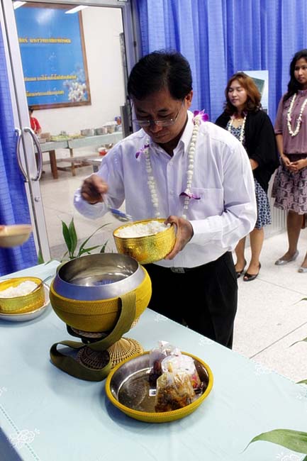 โครงการสืบสานประเพณีวันสงกรานต ์ วันอังคารที่ 9 เมษายน 2556 เวลา 08.30 - 13.00 น. ณ ห้องแหล่งการเรียนรู้ คณะศึกษาศาสตร์ มหาวิทยาลัยทักษิณ ภาพที่ 155