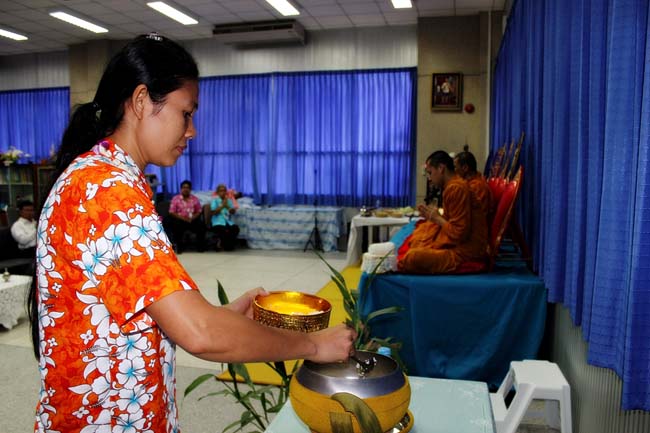 โครงการสืบสานประเพณีวันสงกรานต ์ วันอังคารที่ 9 เมษายน 2556 เวลา 08.30 - 13.00 น. ณ ห้องแหล่งการเรียนรู้ คณะศึกษาศาสตร์ มหาวิทยาลัยทักษิณ ภาพที่ 163