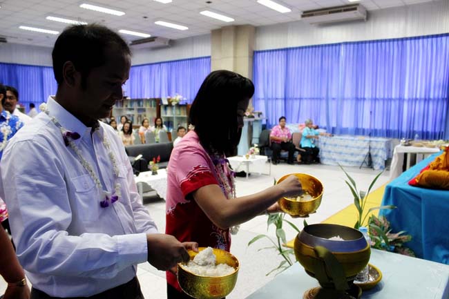 โครงการสืบสานประเพณีวันสงกรานต ์ วันอังคารที่ 9 เมษายน 2556 เวลา 08.30 - 13.00 น. ณ ห้องแหล่งการเรียนรู้ คณะศึกษาศาสตร์ มหาวิทยาลัยทักษิณ ภาพที่ 167